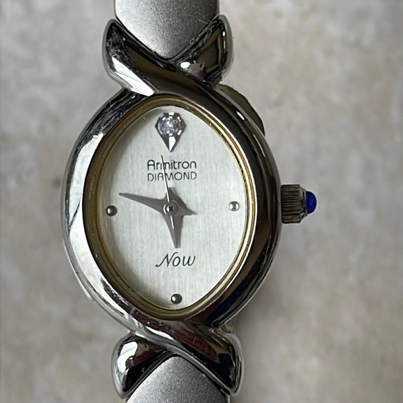 Armitron lady battery water resistant - Picture 1 of 5